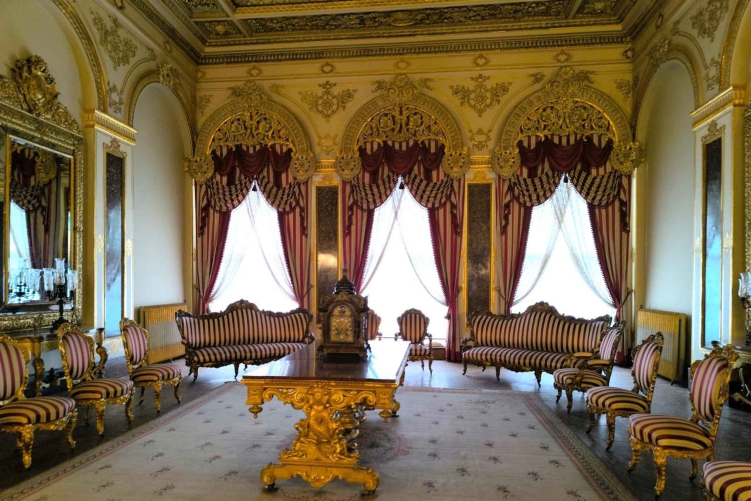 Istanbul: Dolmabahce Palace and Harem Skip-the-Line Ticket