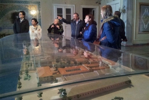 Istanbul: Dolmabahçe Palace and Uskudar Guided Tour