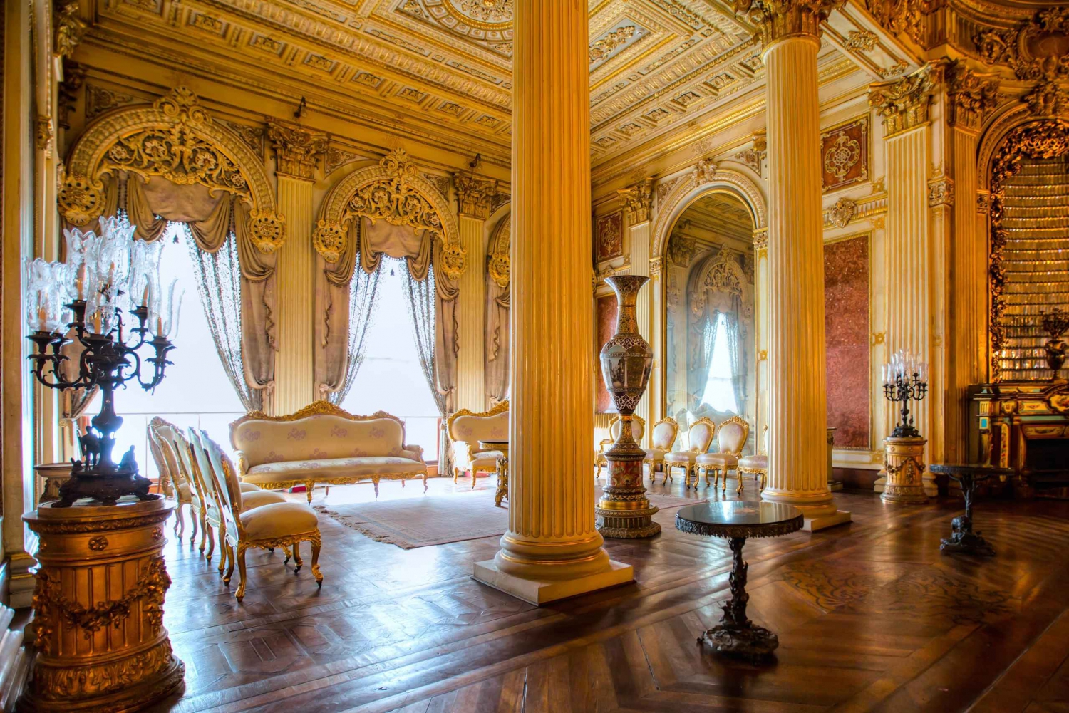 Istanbul: Dolmabahce Palace & Harem Skip-the-Line Entry