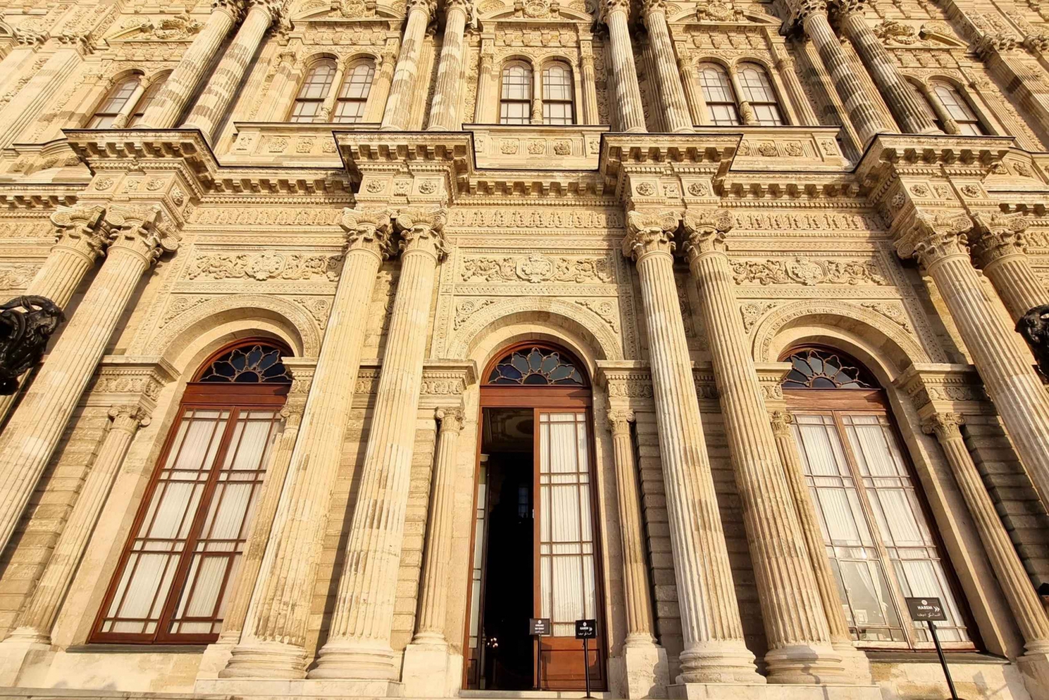 Istanbul: Dolmabahçe Palace Tour and Sunset Yacht Cruise