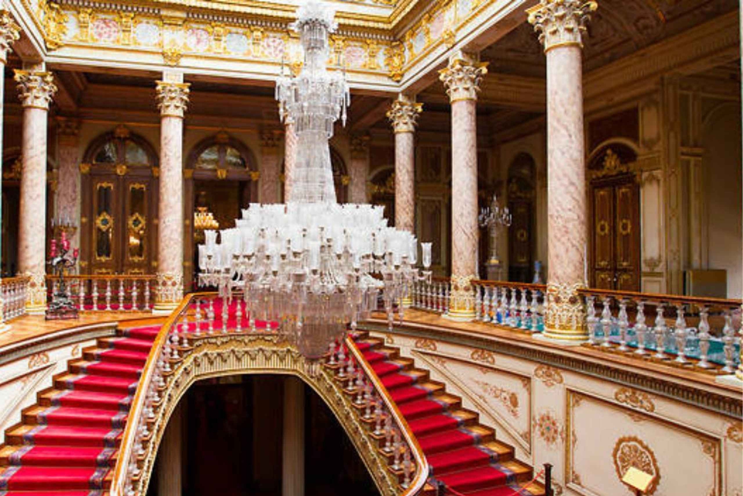 Istanbul: Dolmabahçe Palace Tour and Sunset Yacht Cruise