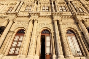 Istanbul: Dolmabahçe Palace Tour and Sunset Yacht Cruise
