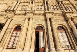 Istanbul: Dolmabahçe Palace Tour and Sunset Yacht Cruise