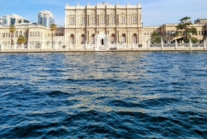 Istanbul: Dolmabahçe Palace Tour and Sunset Yacht Cruise