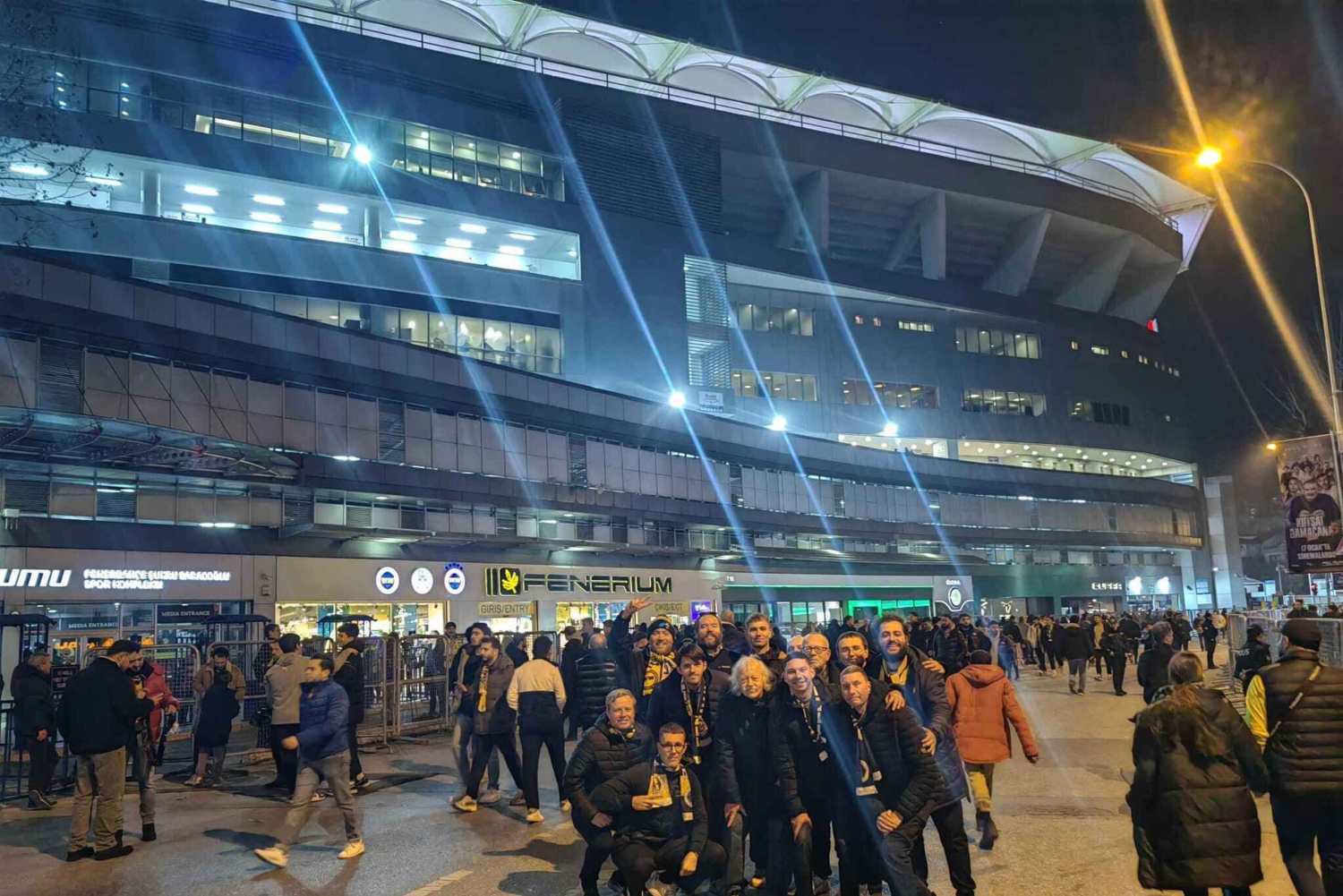 Istanbul: Enjoy a football match day experience with Local