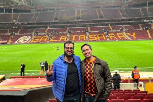 Istanbul: Enjoy a football match day experience with Local