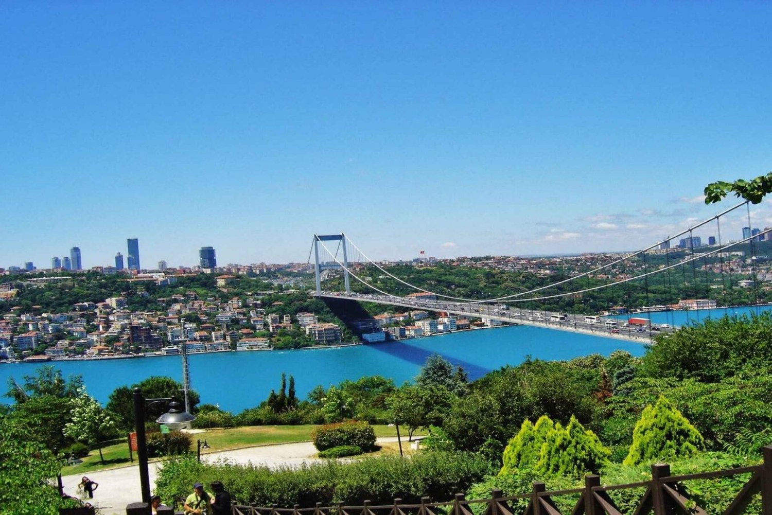 Istanbul: Europe and Asia Tour By Bus And Bosphorus Cruise