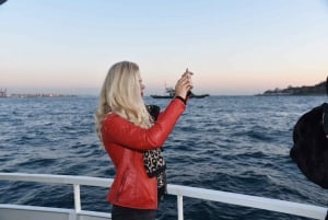 Istanbul: Explore Bosphorous on a Sunset Boat Cruise