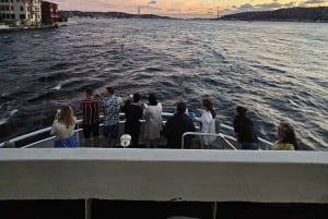 Istanbul: Explore Bosphorous on a Sunset Boat Cruise