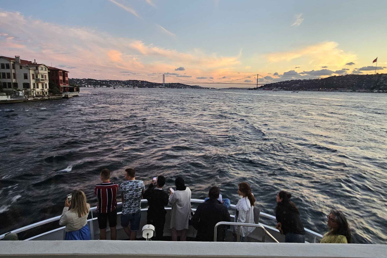 Istanbul: Explore Bosphorous on a Sunset Boat Cruise