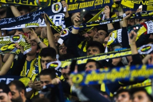 Istanbul: Enjoy a football match day experience with Local