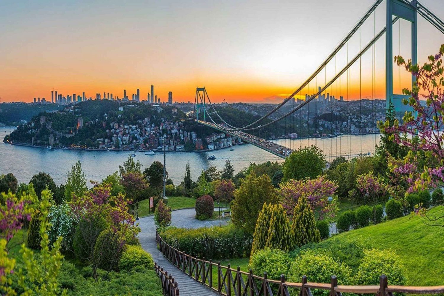 Istanbul: Full-Day 2-Sides City Tour with Lunch & Boat Tour