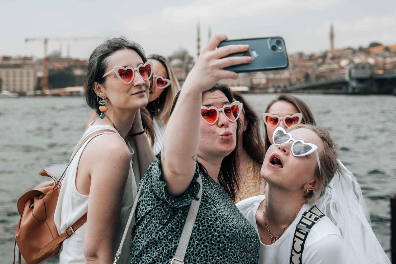 Istanbul: Galata Tower, Bosphorus & Hidden Gems Photo Shoot