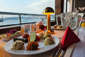 Istanbul: Golden Horn & Bosphorus Dinner and Show