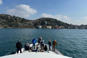Istanbul:Golden Horn&Bosphorus Sunset Cruise on Luxury Yacht