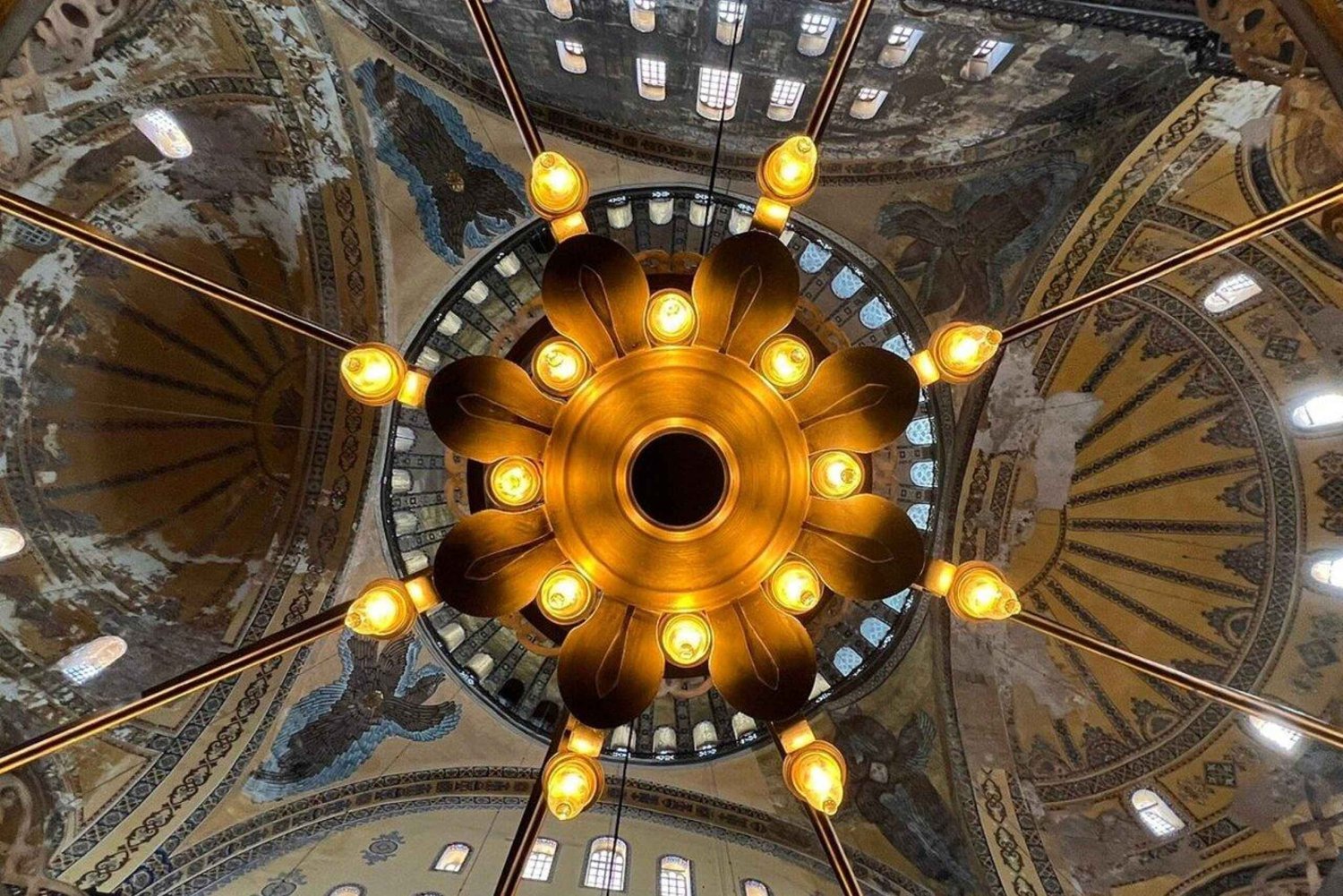 Istanbul: Guided Blue Mosque and Hagia Sophia Tour