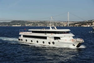 Istanbul: Guided Bosphorus Cruise & Golden Horn Bus Tour