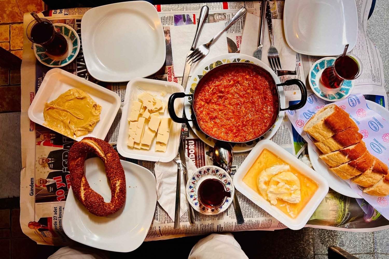 Istanbul: Guided Food Tour with Ferry Ride and Tastings