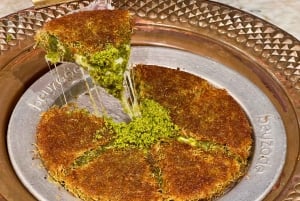 Istanbul: Guided Food Tour of Street Food and Markets