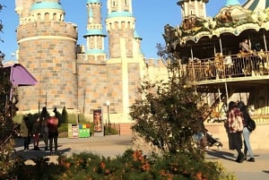 Istanbul: Vialand Lunapark Transfer w/ Optional Tour Guide