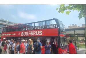 Istanbul: Hop-On Hop-Off Sightseeing Bus with Audio Guide