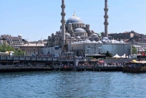 Istanbul: Kadikoy Food Tour with 12+ Delicacies Tastings