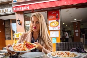 Istanbul: Kadikoy Food Tour with 12+ Delicacies Tastings