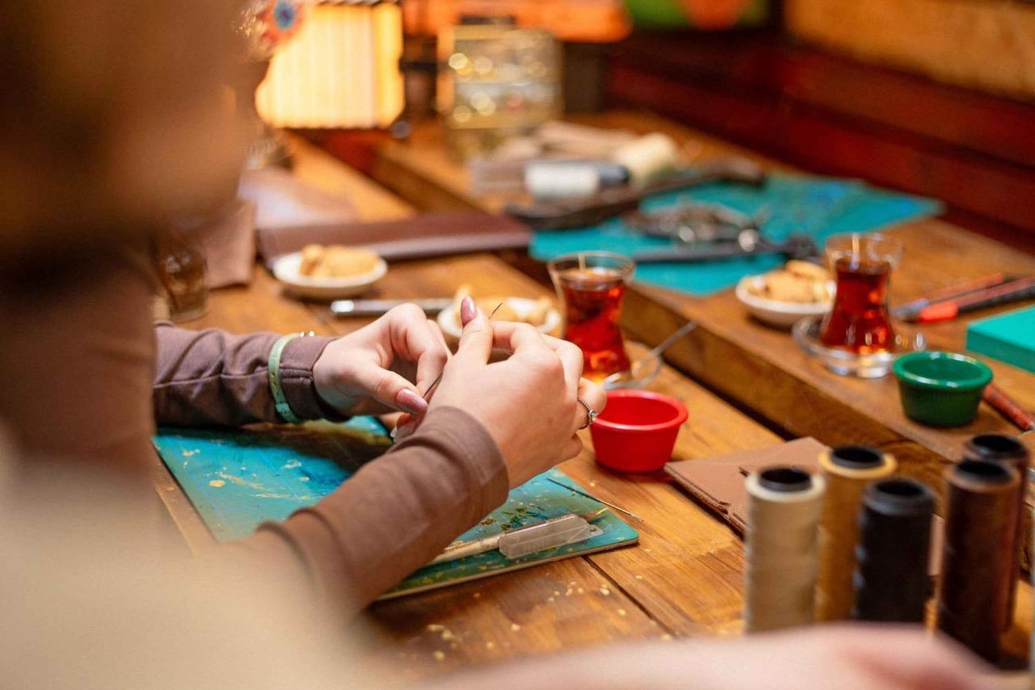 Istanbul: Leather Crafting Workshop with Snacks and Drinks