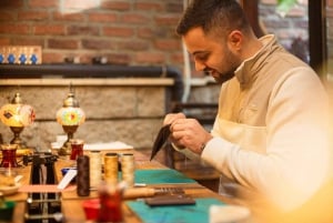 Istanbul: Leather Crafting Workshop with Snacks and Drinks