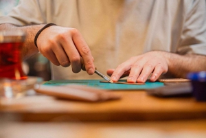 Istanbul: Leather Crafting Workshop with Snacks and Drinks