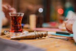 Istanbul: Leather Crafting Workshop with Snacks and Drinks