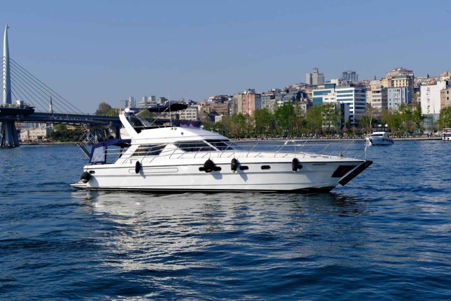 Istanbul: Luxury Yacht on Bosphorus