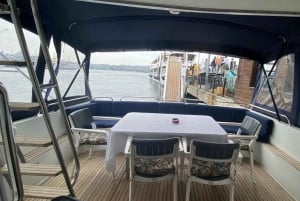 Istanbul: Luxury Yacht on Bosphorus