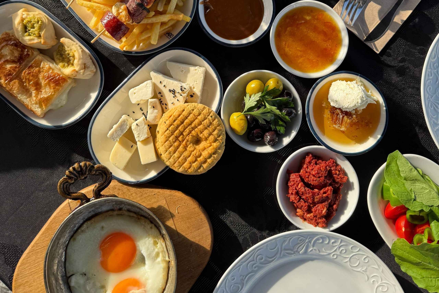 Istanbul: Morning Bosphorus Yacht Cruise w/Turkish Breakfast