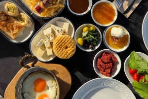 Istanbul: Morning Bosphorus Yacht Cruise w/Turkish Breakfast