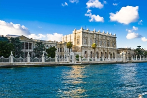 Istanbul: Morning or Sunset Cruise with Guide and Snacks