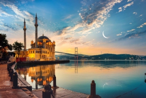 Istanbul: Morning or Sunset Cruise with Guide and Snacks