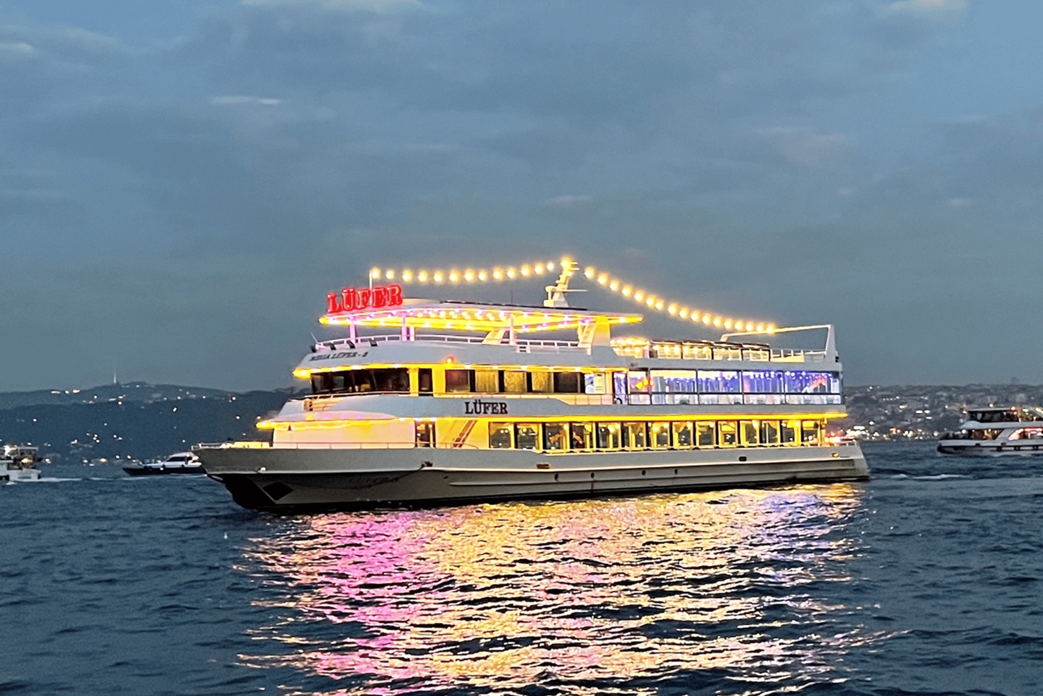 Istanbul: New Year's Eve Bosphorus Cruise with Dinner Option