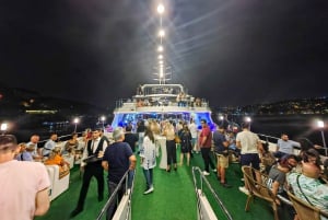 Istanbul: New Year's Eve Bosphorus Cruise with Dinner Option