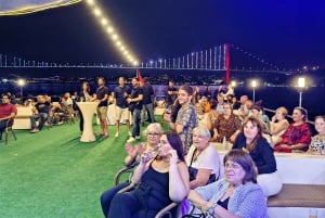Istanbul: New Year's Eve Bosphorus Cruise with Dinner Option