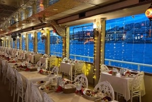 Istanbul: New Year's Eve Bosphorus Cruise with Dinner Option