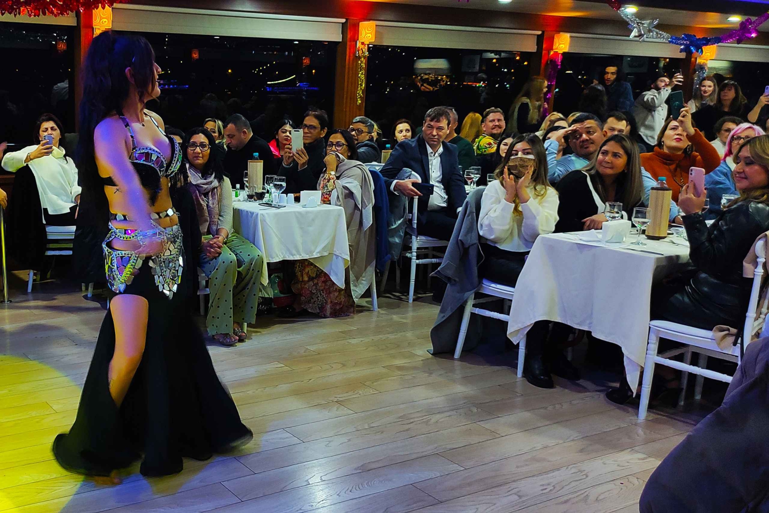 Istanbul: New Year's Eve Dinner Cruise / DJ & Drinks 2026