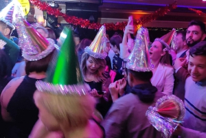 Istanbul: New Year's Eve Dinner Cruise / DJ & Drinks 2026