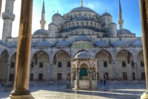 Istanbul: Old City Guided Tour with Public Transport