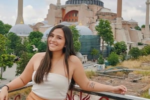 Istanbul: Photo Tour & Flying Dress Photographer