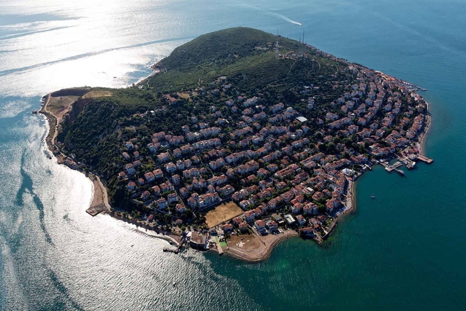 Istanbul: Princes' Islands Tour with Lunch and Transfers