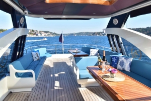 Istanbul: Private Bosphorus Cruise on a Luxurious Yacht