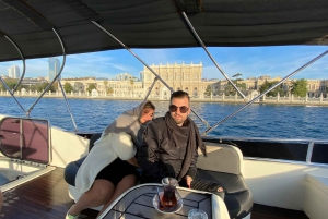 Istanbul: Private Bosphorus Cruise on a Luxurious Yacht