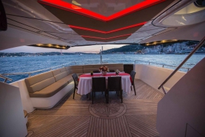Istanbul: Private Bosphorus Cruise on a Luxurious Yacht