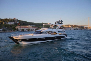Istanbul: Private Bosphorus Cruise on a Luxurious Yacht